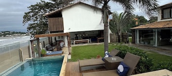 Beach House 643 – Right on the Sand in Santa Monica, Guarapari