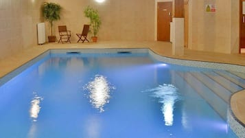 Cottage | Pool | Outdoor pool