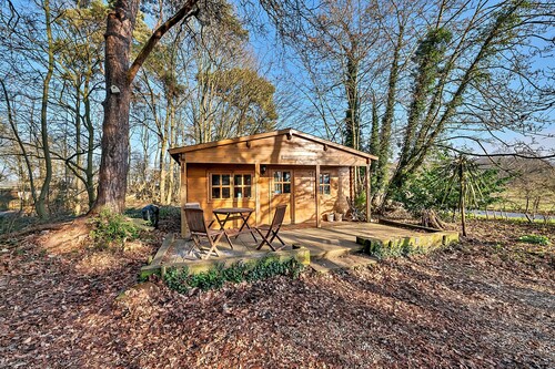 Lodge in Suffolk Near Scenic Trails