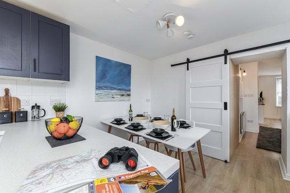 Cottage | Dining