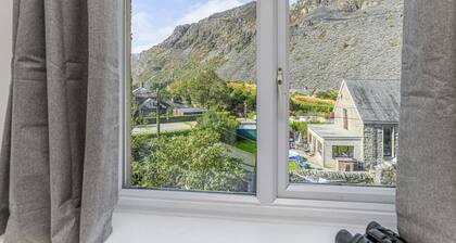 Cottage in Snowdonia With Movie Room & Views