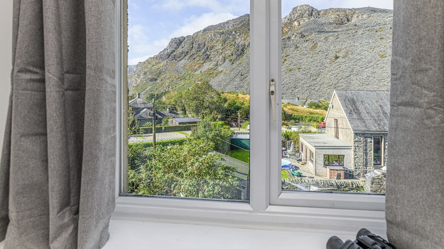 Cottage in Snowdonia With Movie Room & Views