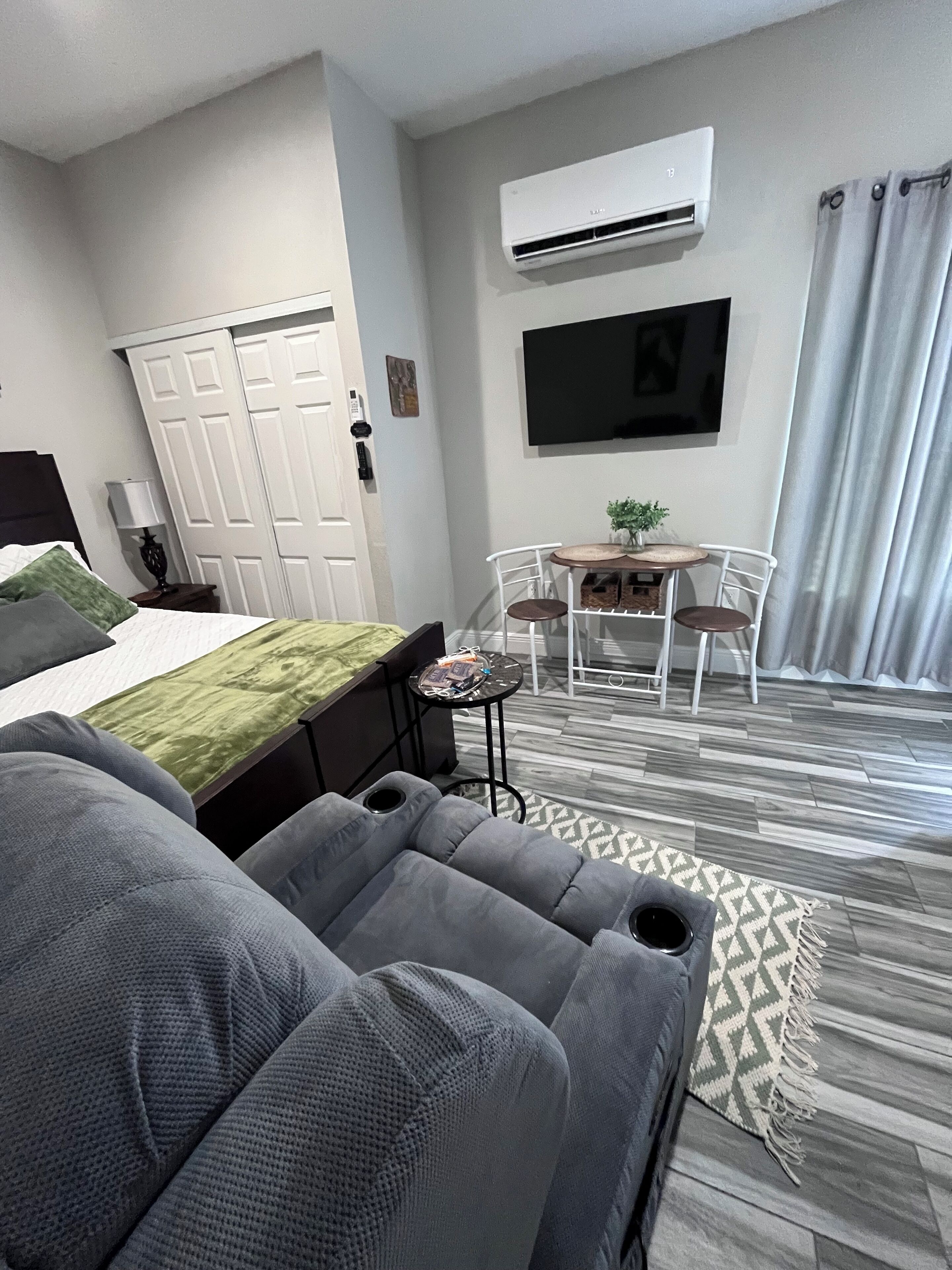 1 bedroom, desk, iron/ironing board, free WiFi