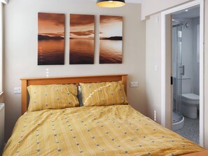 1 bedroom, free WiFi, bed sheets - 1 bedroom accommodation in Tal Y Bont, near Harlech (Tal Y Bont, near Harlech)