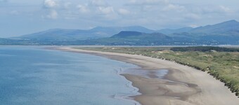 1 bedroom accommodation in Tal Y Bont, near Harlech
