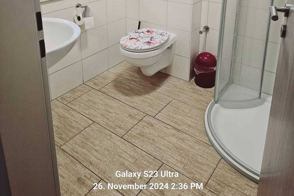 Standard Double Room | Bathroom