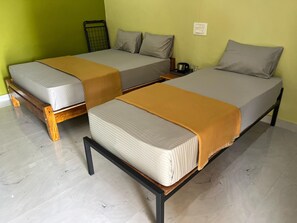 免費盥洗用品、毛巾、肥皂、洗髮精