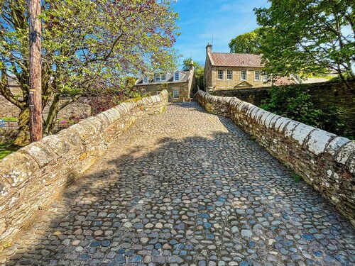 The Old Baron's Courthouse