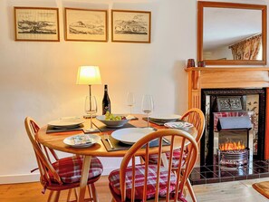 Dining - The Old Baron's Courthouse (Ceres, near St Andrews)