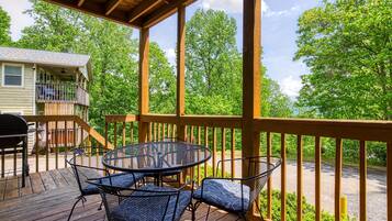 House, Multiple Beds (Angel's Roost #1320) | Outdoor dining