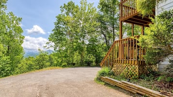 House, Multiple Beds (Angel's Roost #1320) | Property grounds