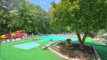 House, Multiple Beds (Angel's Roost #1320) | Pool