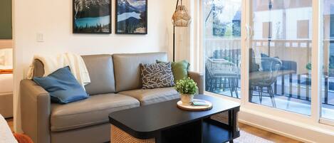 Smart TV, fireplace, books, offices