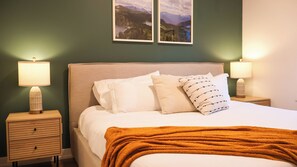 3 chambres, bureau, fer et planche à repasser, lit parapluie