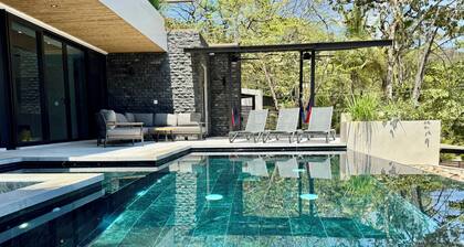 Brand New 4-bedroom house, Playa Guiones, Nosara, Walk to Beach & Bodhi Tree