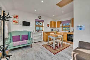 Chalet | Dining - Lodge in Suffolk Countryside With BBQ (Bury St Edmunds)