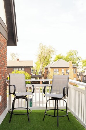 Property grounds - Large 2bd 2ba beautiful home in historical neighborhood center to everything. (Oklahoma City)