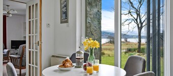 Cottage by Loch With Stunning Views