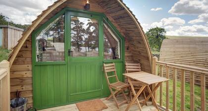 Cabin by the Lake Near Historic Bristol Lodge