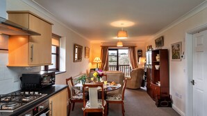 Bungalow | Private kitchen - Bungalow in Cornwall With Orchard Views (Hayle)