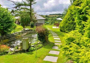 Exterior - Bungalow in Cornwall With Orchard Views (Hayle)