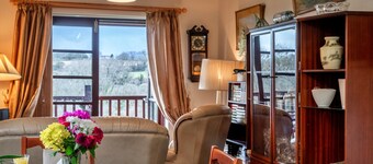 Bungalow in Cornwall With Orchard Views