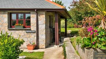 Bungalow | Exterior
