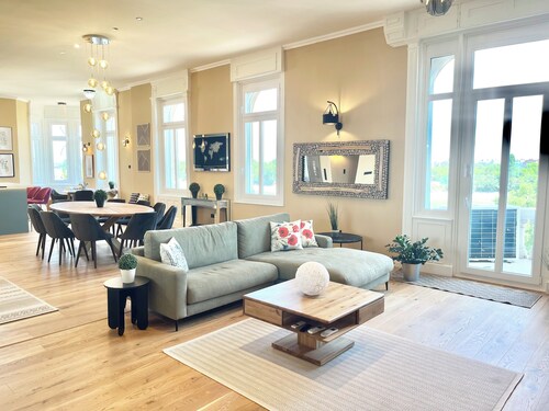 18 Ppl Danube Riverfront Panorama Rare 7-Bed, 6-Bathroom Apartment