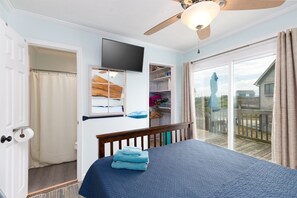 2 chambres, bureau, fer et planche à repasser, accès au Wi-Fi (inclus)