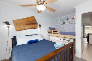 2 bedrooms, desk, iron/ironing board, free WiFi - Paradise between ocean and sound – A Writer’s Reef (North Topsail Beach)