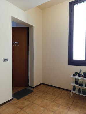 Interior - Open Space Apartment vicino al centro di Como al secondo piano (Lombardei)