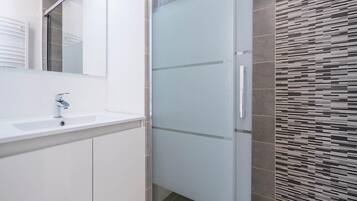 Villa | Bathroom | Hair dryer