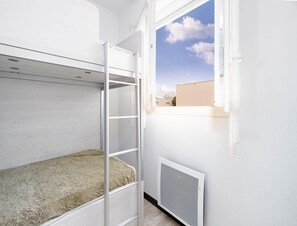 Villa | 2 bedrooms, iron/ironing board - Villa in Serignan Near Sandy Beach (Sérignan)