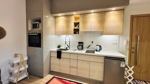 Microwave, oven, stovetop, coffee/tea maker