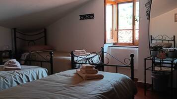 2 bedrooms, travel crib, free WiFi, bed sheets