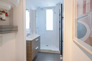 Appartement | Badkamer | Handdoeken, shampoo