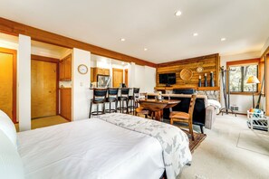 1 chambre, fer et planche à repasser, Wi-Fi, draps fournis