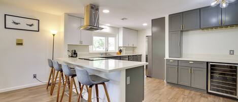 Refrigerador, microondas, parrilla de estufa y lavavajillas