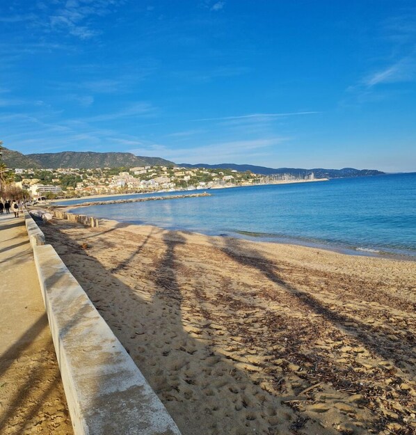 Beach - LAVANDOU Panoramic View, Terrace 10min walk from the Beach (Le Lavandou)