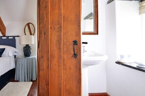 House | Bathroom