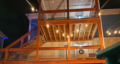 Charming Downtown Bryson City SkyLoft Apt 1 - Perfect for Couples!