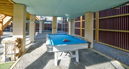 Charming Downtown Bryson City SkyLoft Apt 1 - Perfect for Couples!