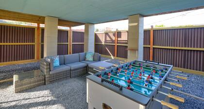 Charming Downtown Bryson City SkyLoft Apt 1 - Perfect for Couples!