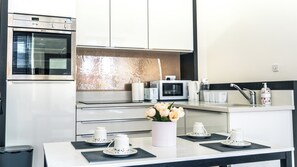 Fridge, microwave, oven, stovetop