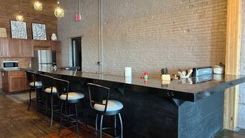 Micro-ondes, four, plaque de cuisson, lave-vaisselle