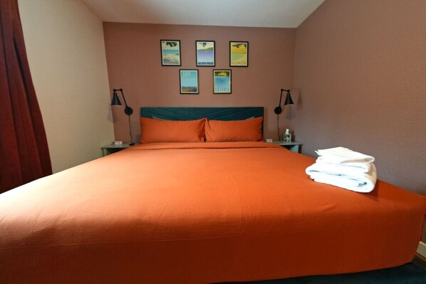 6 habitaciones, tabla de planchar con plancha y cuna de viaje 