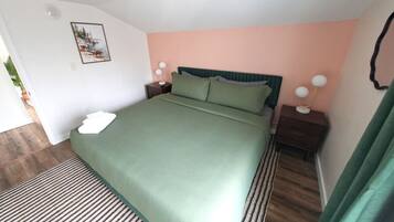 6 Schlafzimmer, BĂŒgeleisen/BĂŒgelbrett, Reisekinderbett, kostenloses WLAN