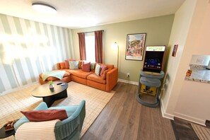 Smart TV, tenis de mesa y libros 