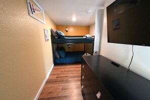 6 Schlafzimmer, Bügeleisen/Bügelbrett, Reisekinderbett, kostenloses WLAN