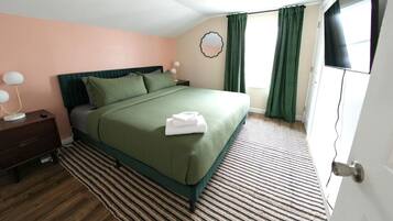 6 slaapkamers, een strijkplank/strijkijzer, reisbedje, gratis wifi